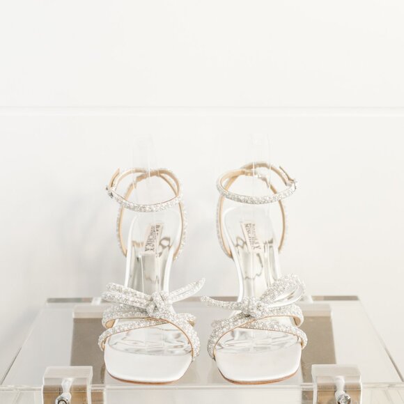 Badgley Mischka Effie White Satin Heels 8.5 Bow Women's Ankle Strap Sandal - Picture 12 of 16